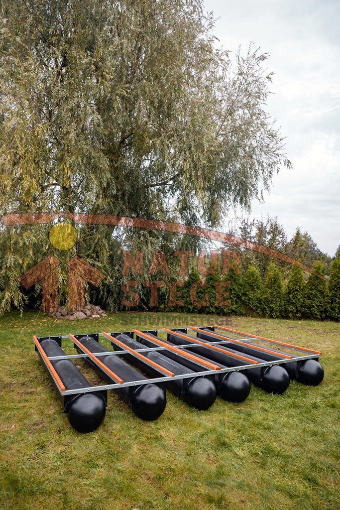 C.06.3 Módulo de muelle flotante 3m x 4m sin tablas de madera con listones de madera y extremos redondeados